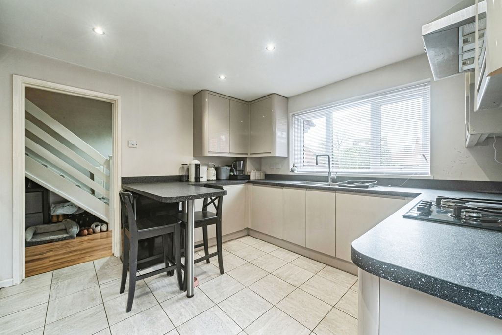 Property photo 3 of 20 Pbox-Img.Jpg