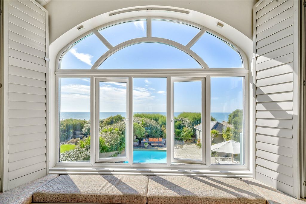 Property photo 3 of 54 Window Out To Sea