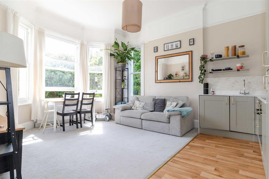 Property photo 3 of 14 Belsize-01.Jpg