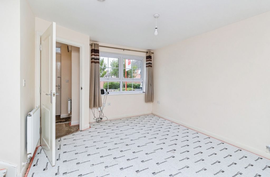 Property photo 3 of 16 Pbox-Img.Jpg
