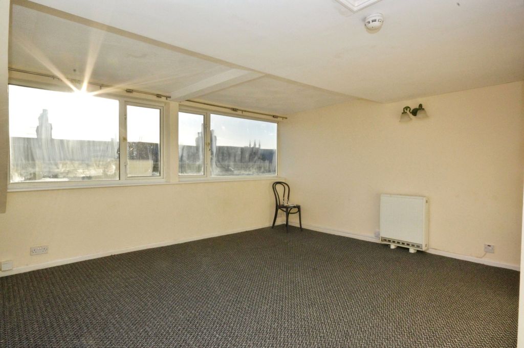 Property photo 2 of 7 Picture No. 05