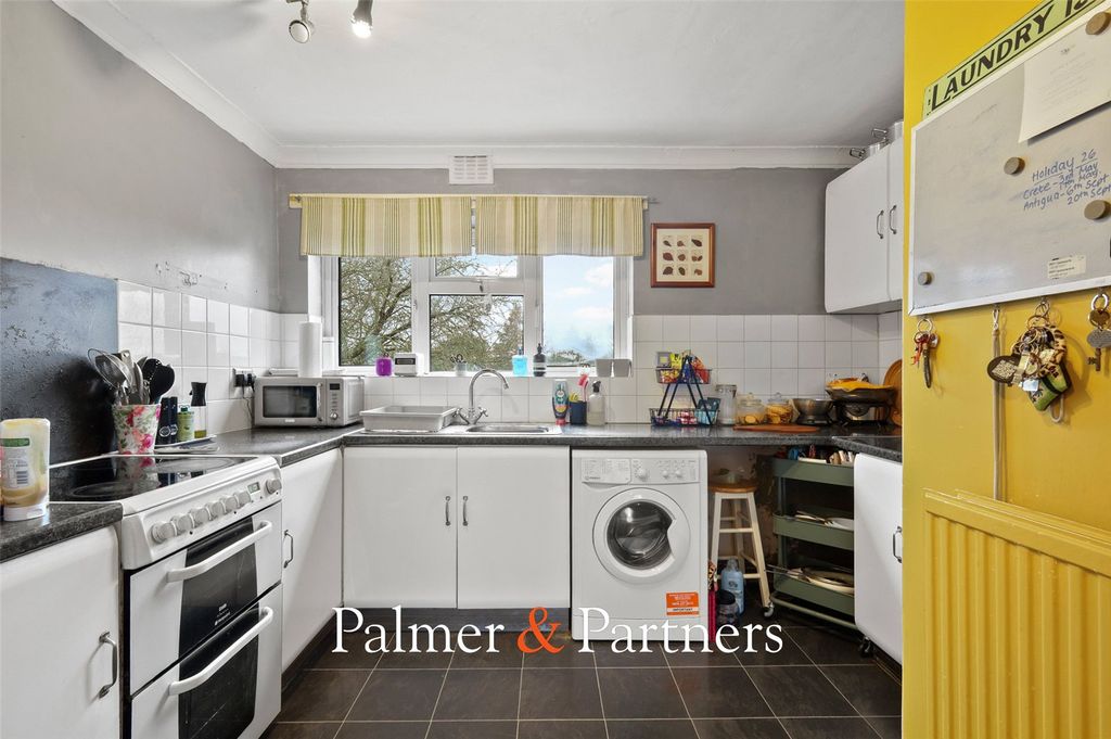 Property photo 3 of 12 Picture No. 06