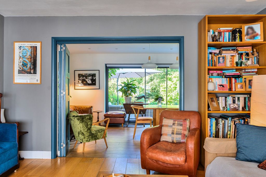 Property photo 2 of 22 1502880-16-6A7458...