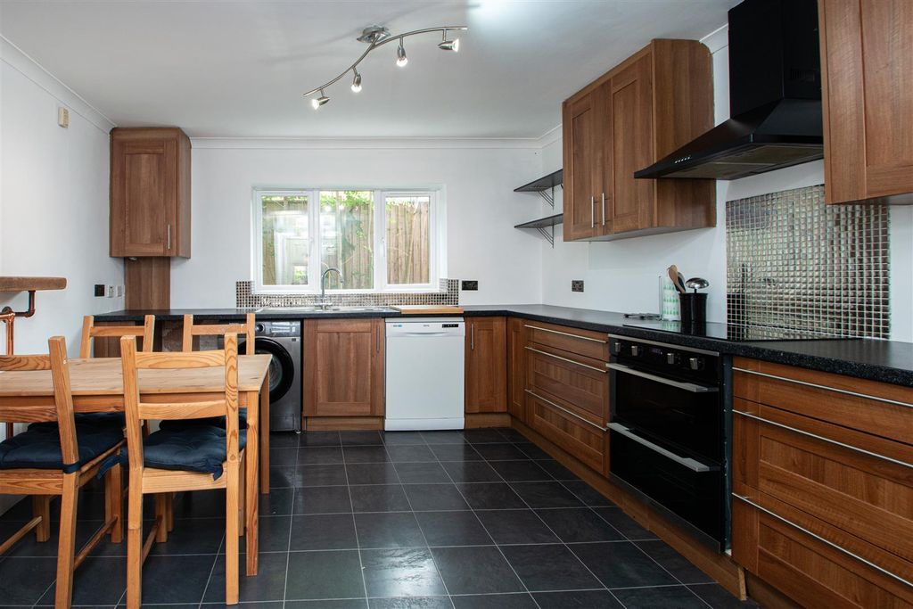 Property photo 2 of 17 33Florin_7.Jpg