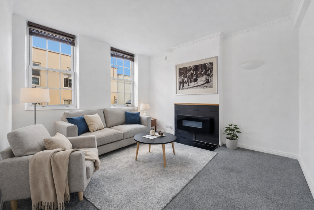 Property photo 2 of 11