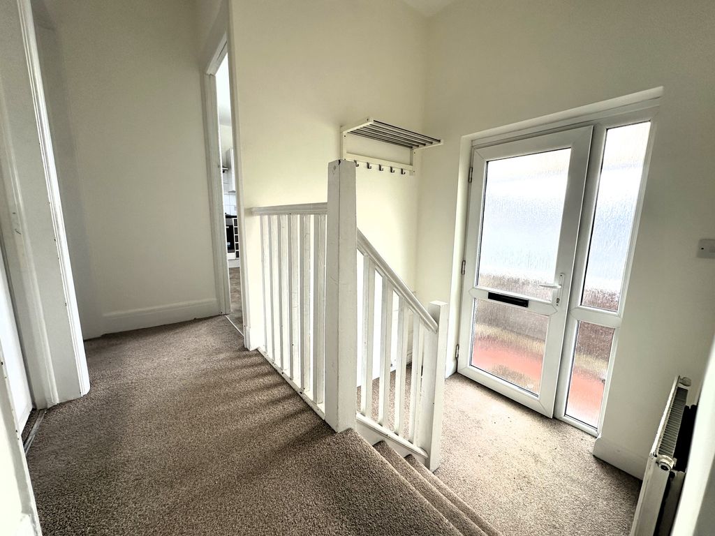 Property photo 3 of 11 Img_3476