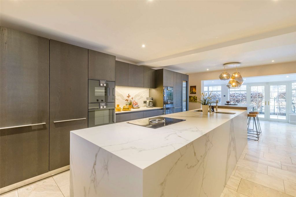 Property photo 3 of 37 Kitchen