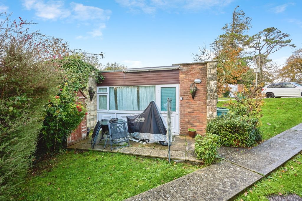 Property photo 1 of 9 Front