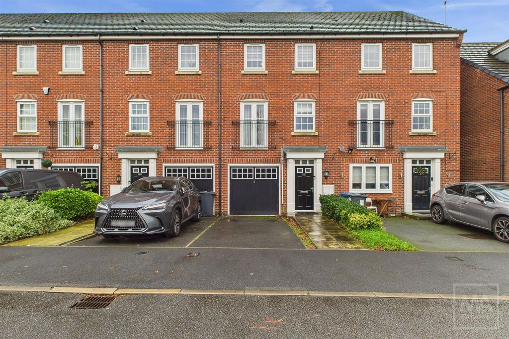 Property photo 1 of 18 Front External