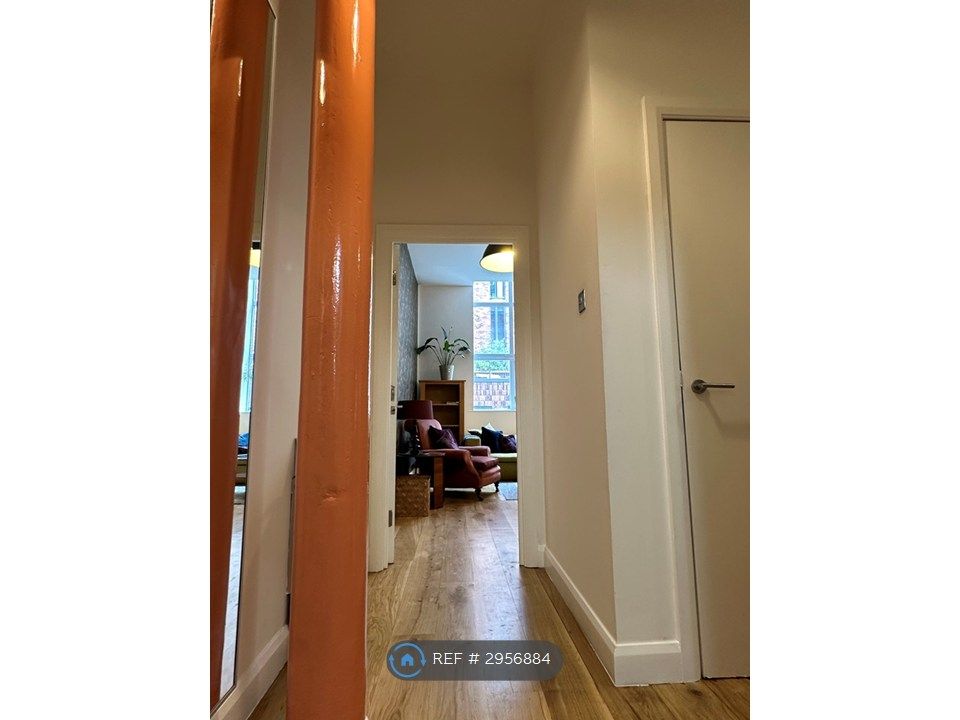 Property photo 3 of 16 Hallway