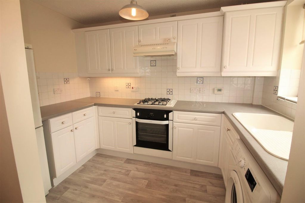Property photo 2 of 10 Kitchen.Jpg