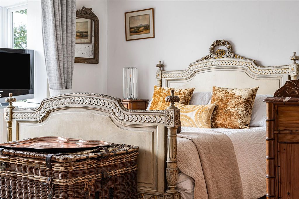 Property photo 3 of 66 83_92014.Jpg