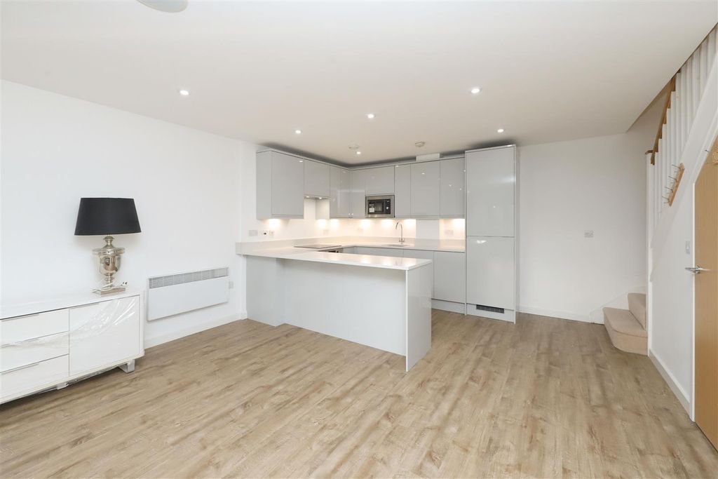 Property photo 2 of 16 Kitchen