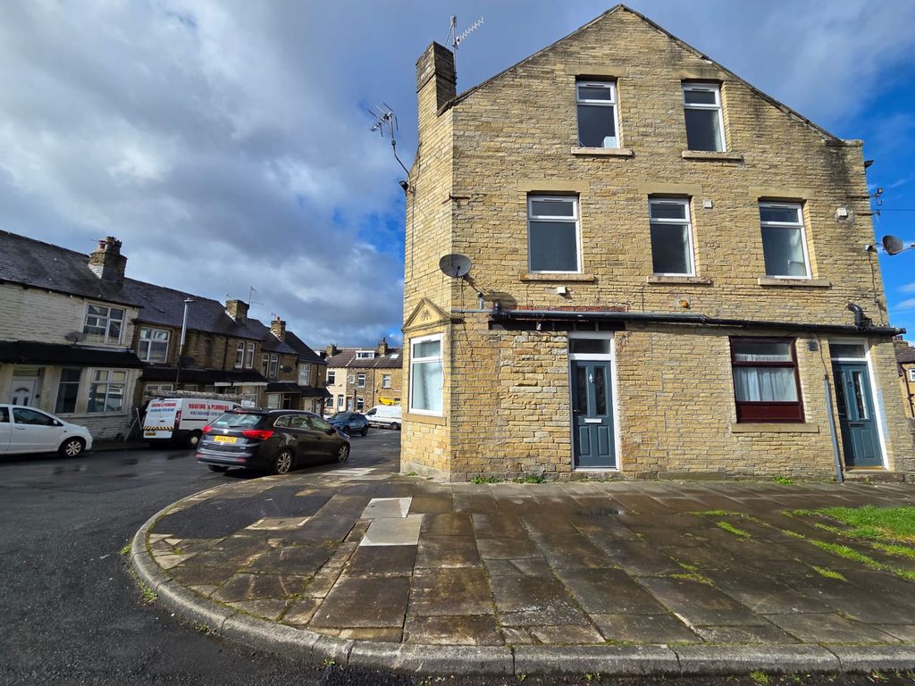 Property photo 2 of 27 Gallery