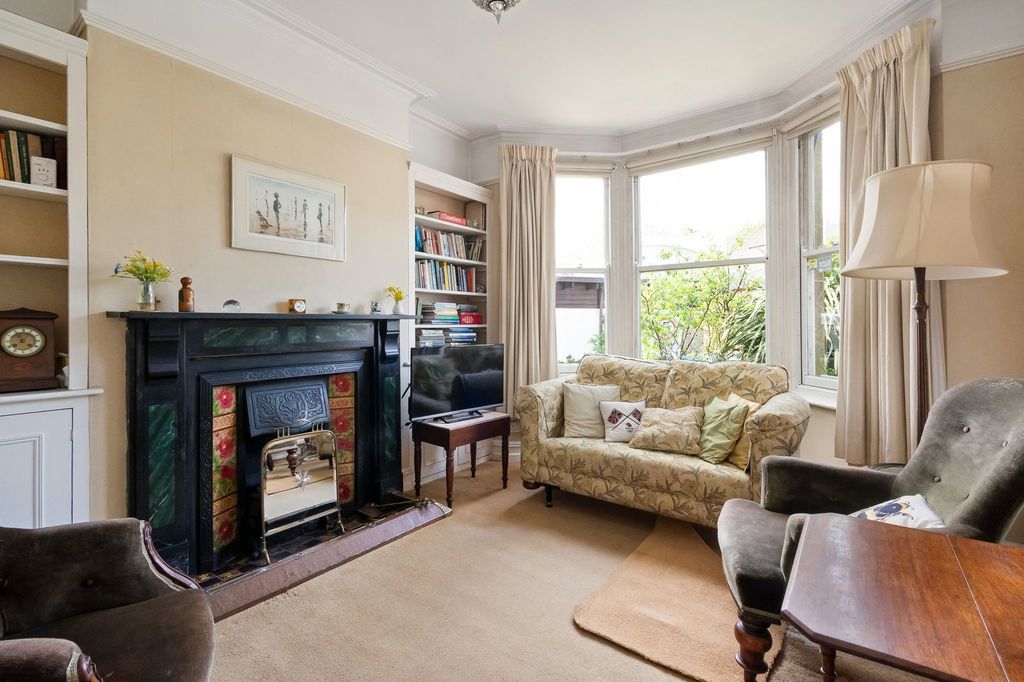 Property photo 2 of 19