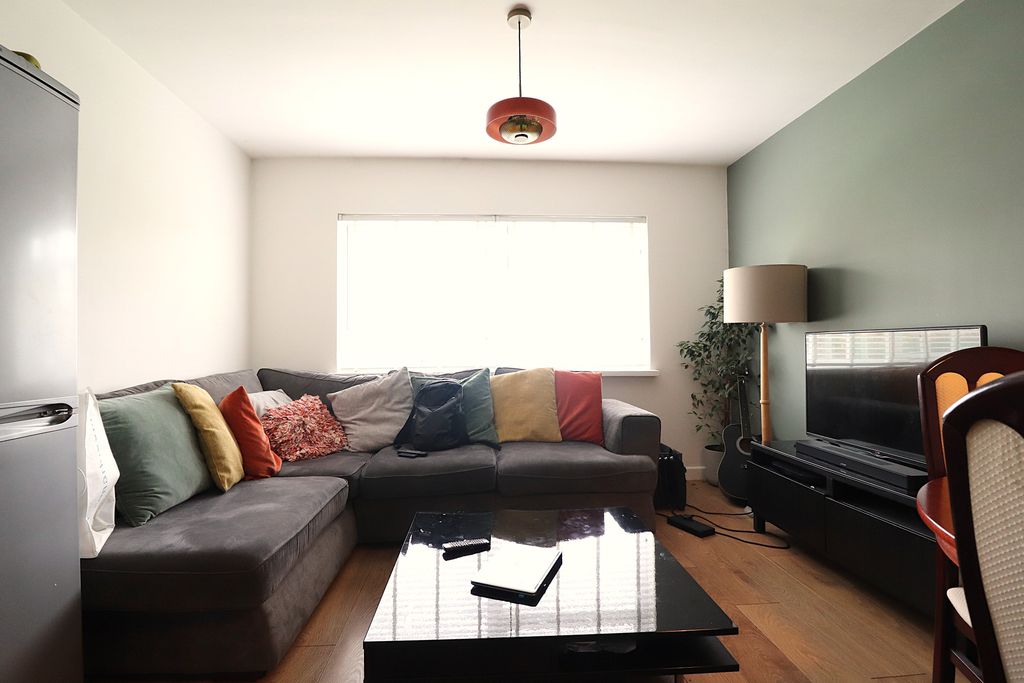 Property photo 2 of 6