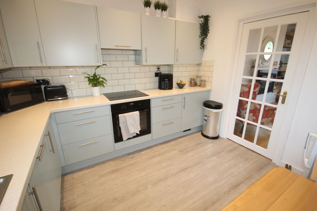 3 bed flat for saleWater Path, Banff AB45 photo 4