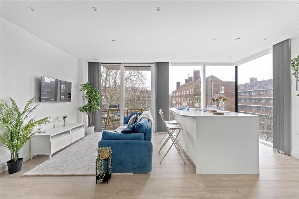 Property photo 2 of 13