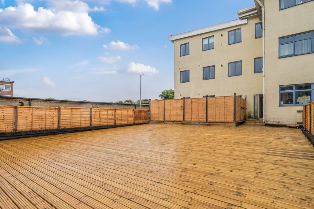 Property photo 3 of 11 Picture No. 13