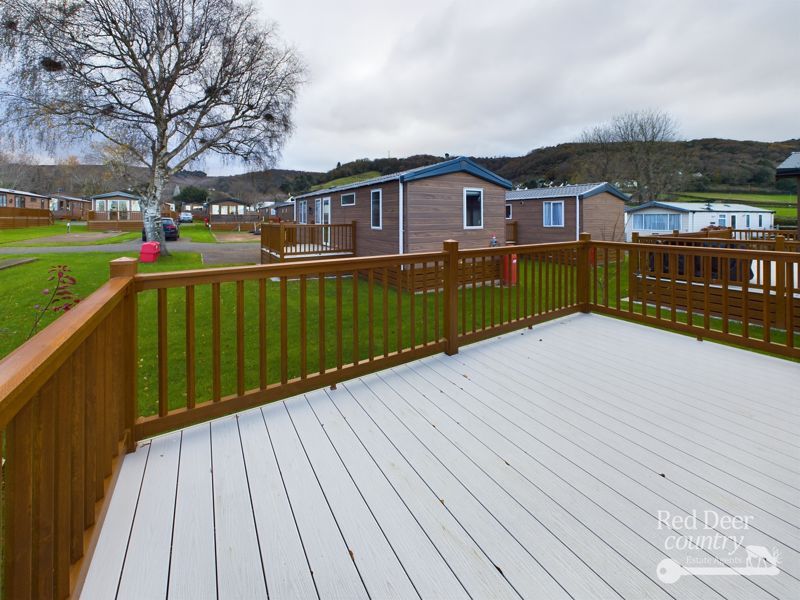 Property photo 2 of 8 Decking