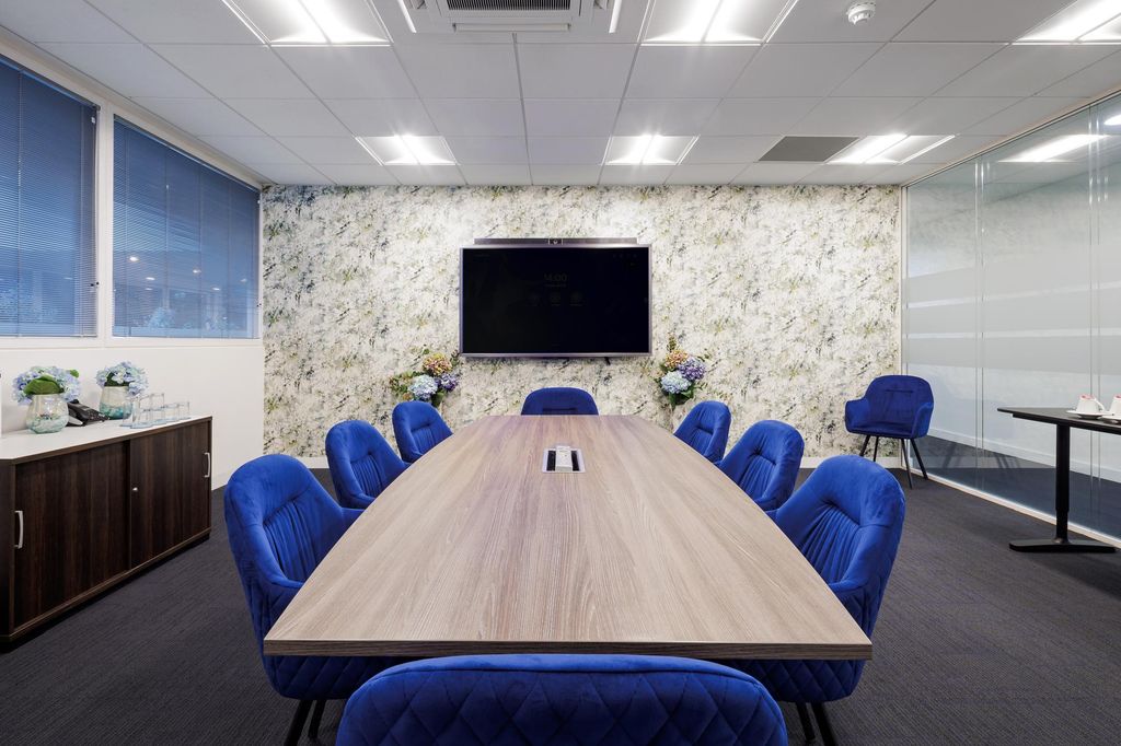 Property photo 3 of 7 Boardroom