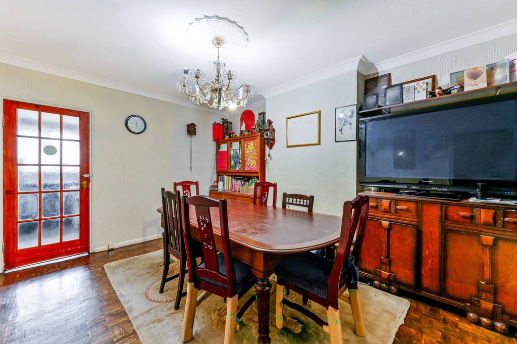 Property photo 3 of 15