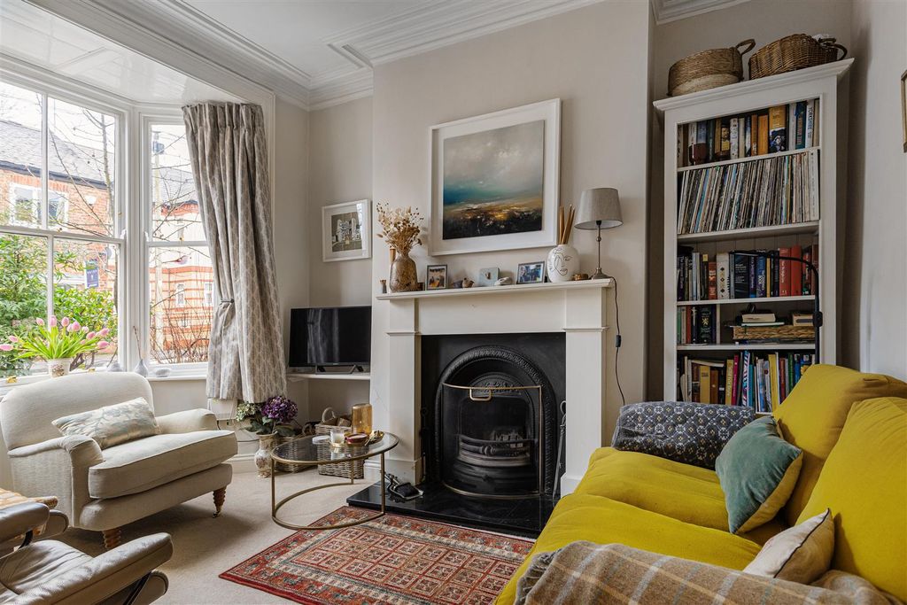 Property photo 3 of 27 55_Nunthorpe_Road_4.Jpg