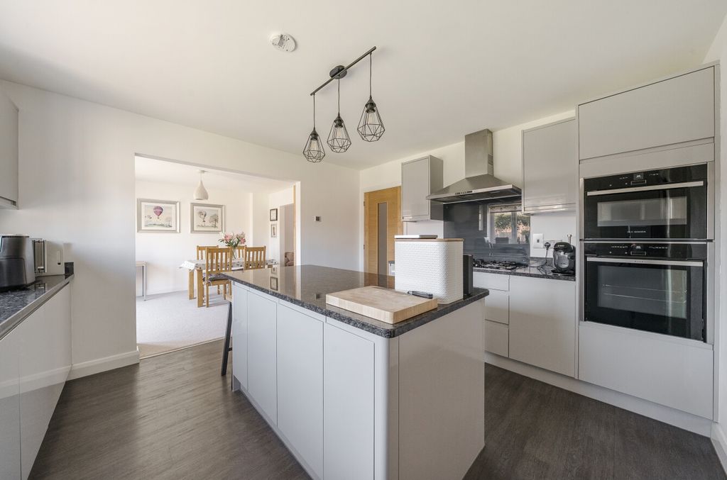 Property photo 3 of 24 1263002 (5)