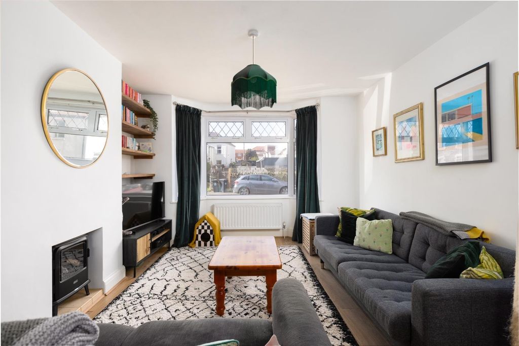 Property photo 1 of 20 2 Lewington Road, Bs16-17.Jpg