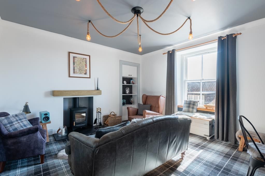 Property photo 2 of 25 Cup1099Jmp Sitting Room.Jpg