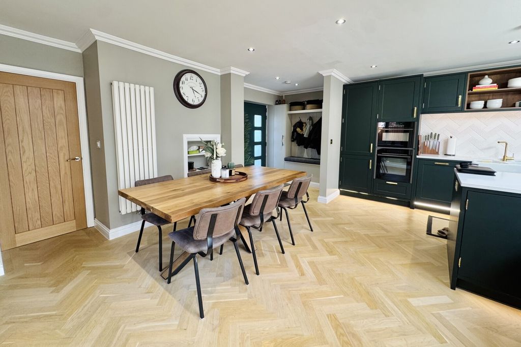 Property photo 3 of 16 Picture No. 11