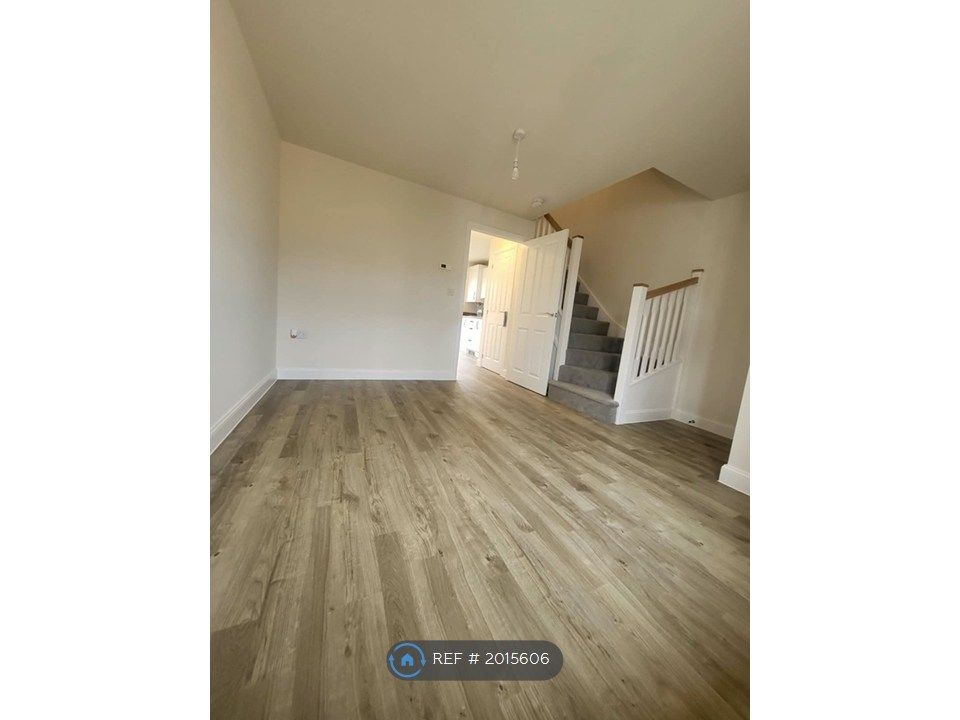 Property photo 3 of 20 Living Room