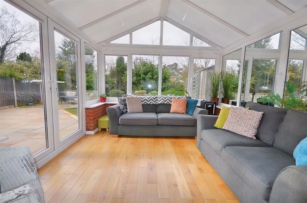 Property photo 3 of 20 Conservatory