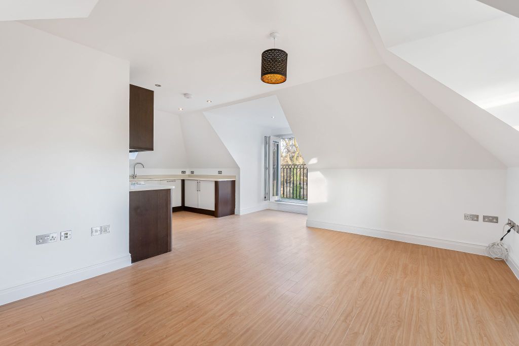 Property photo 3 of 15 Photograph 7