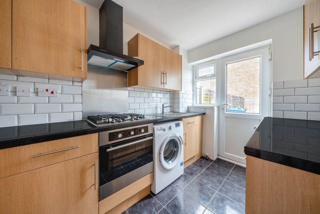 Additional image 4 of 2 bed terraced house to rentRadcot Close, Maidenhead SL6