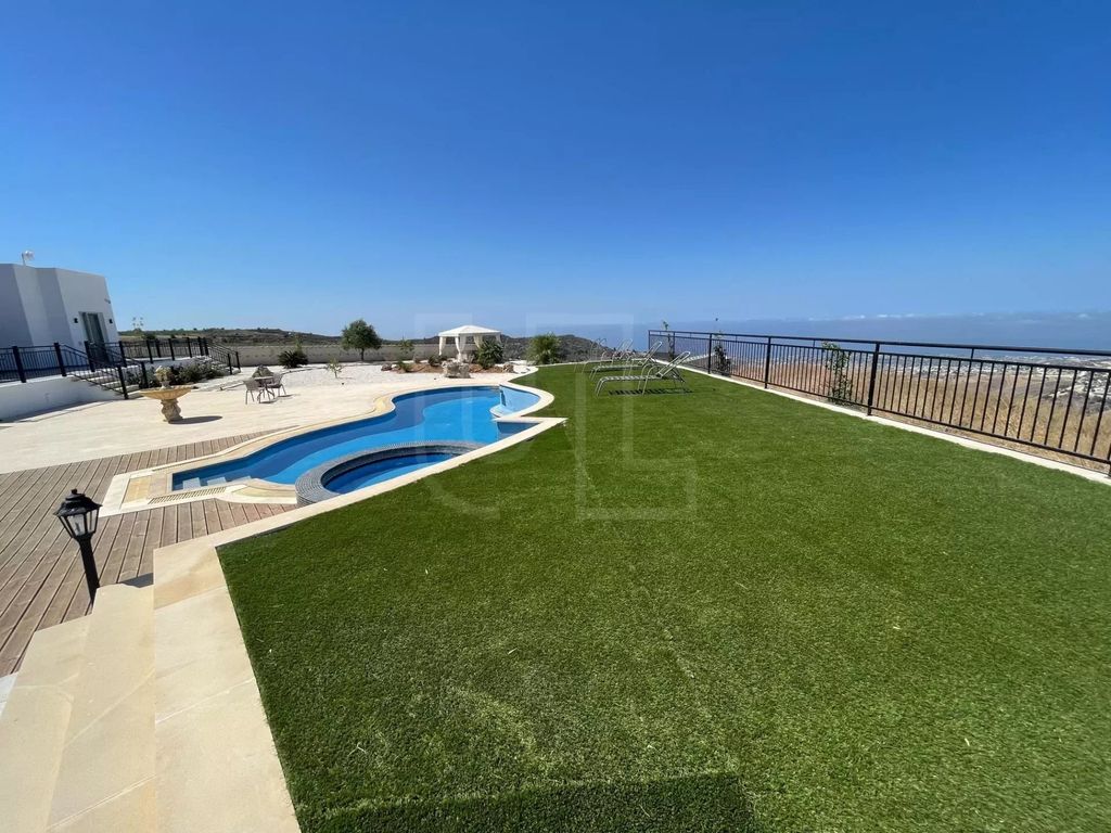 Property photo 2 of 18