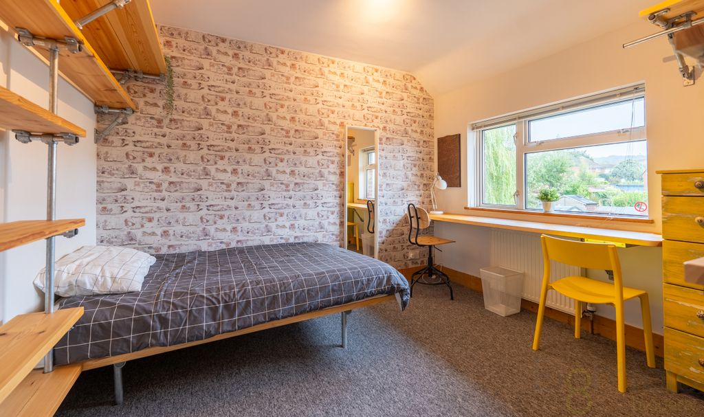 Property photo 3 of 32 Photo 6