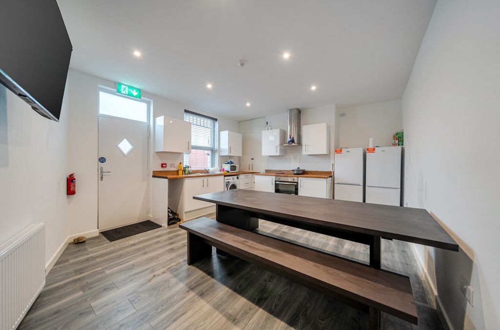 Property photo 2 of 20 1534855-3-1A130ba...