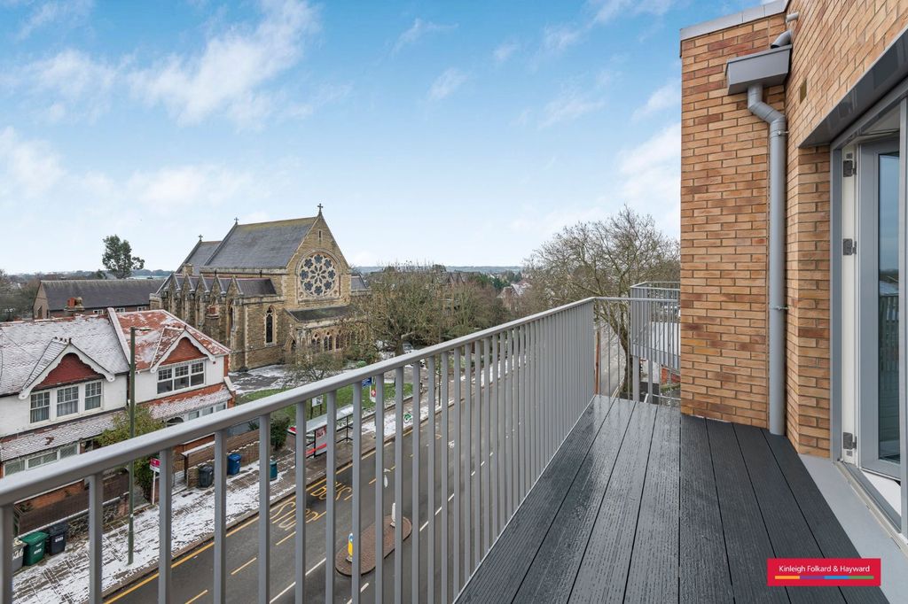 Property photo 3 of 9 Picture No. 15