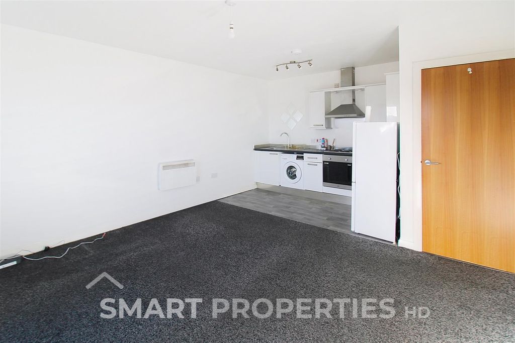 Property photo 3 of 8 Apt-11-Regency-Gardens_00003.Jpg