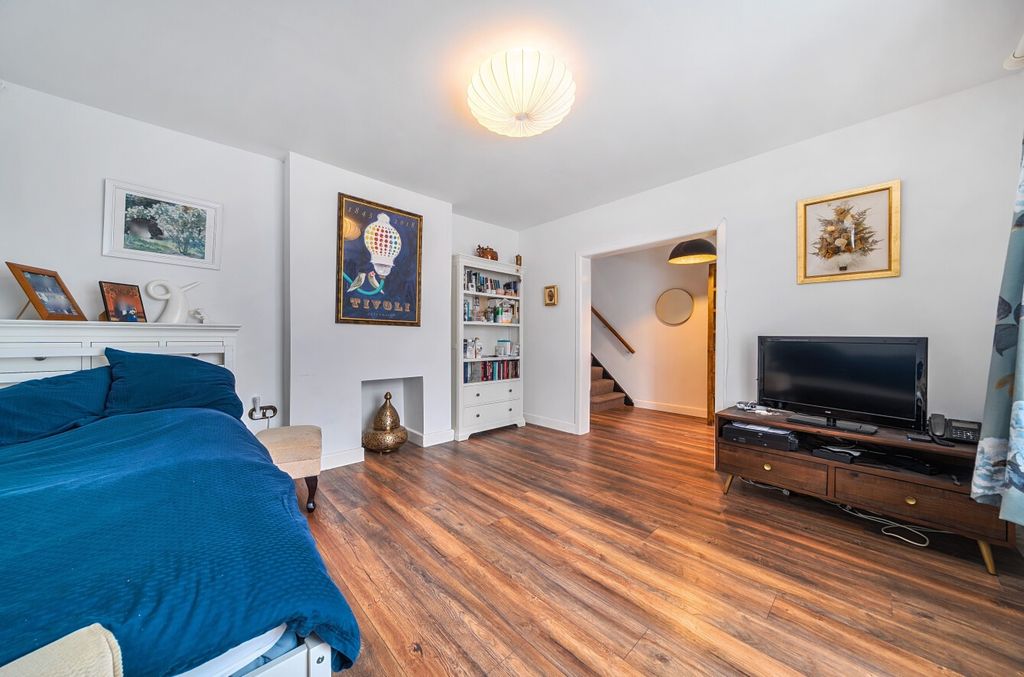 Property photo 2 of 17 5604001