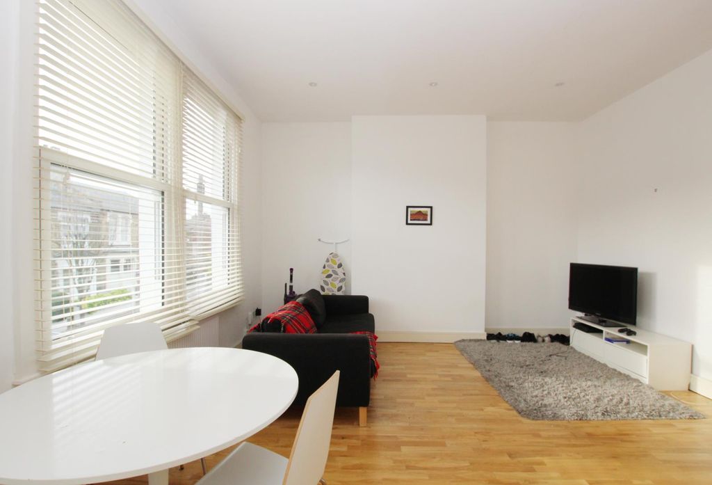 Property photo 3 of 8
