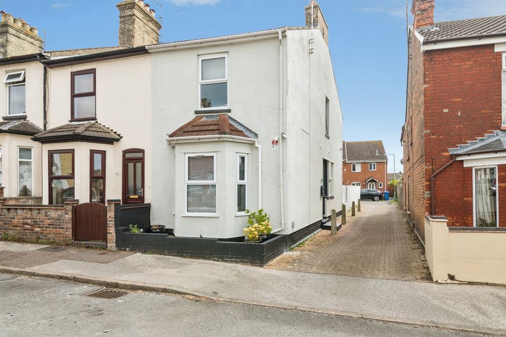 Property photo 2 of 24