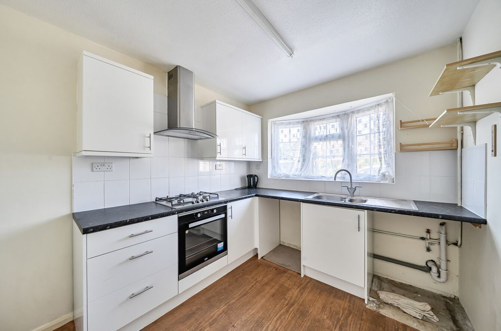 Property photo 2 of 14 1482554-19-6A3972...