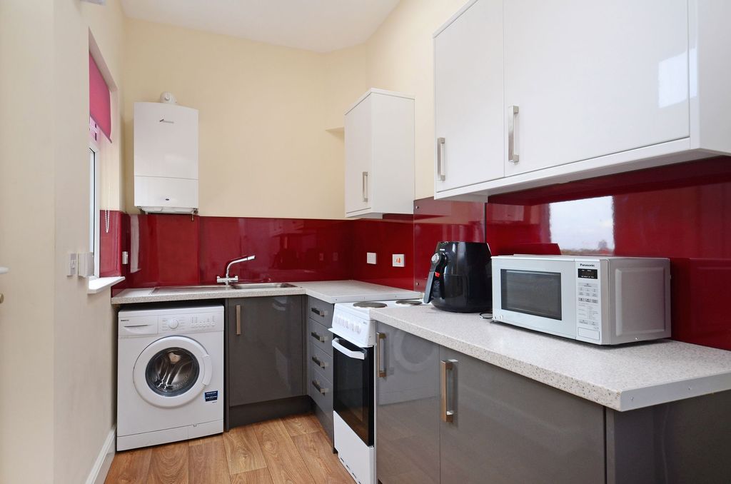 Property photo 2 of 7