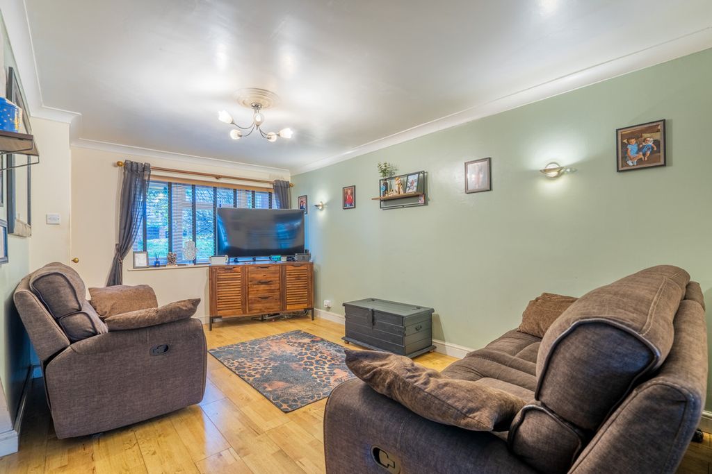 Property photo 3 of 18