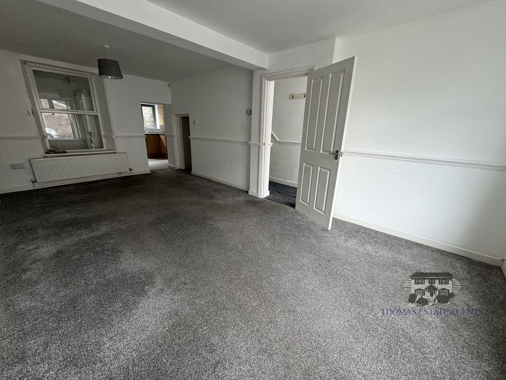 Property photo 2 of 10 Lounge