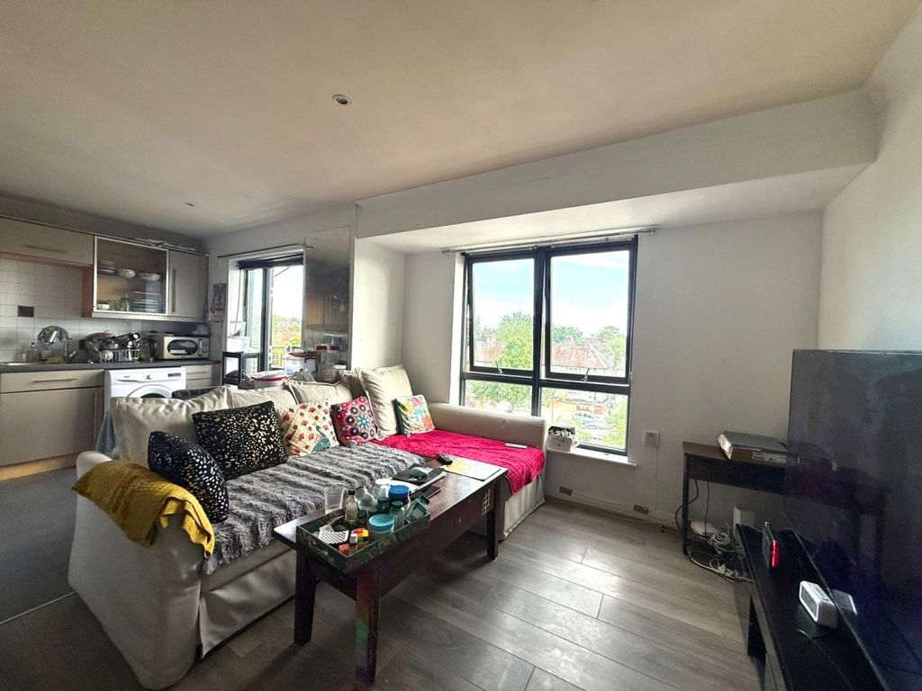 Property photo 1 of 8