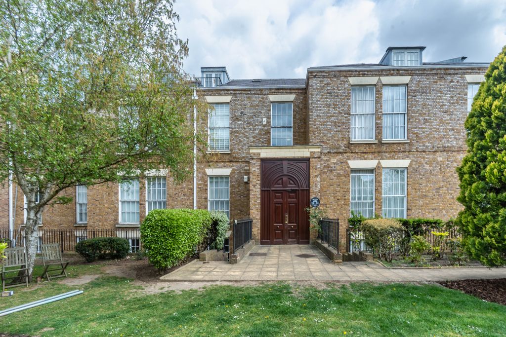 Property photo 1 of 11