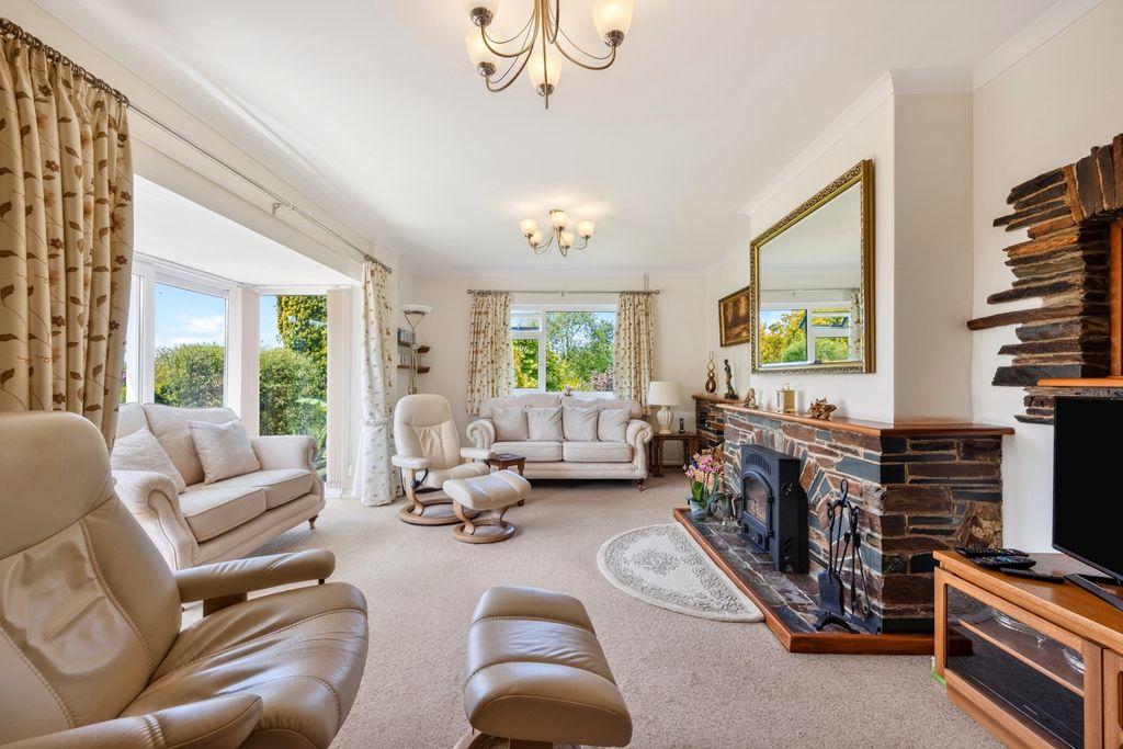 Property photo 2 of 18 Pbox-Img.Jpg